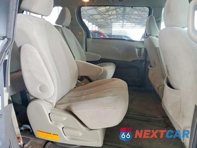 Zdjęcie 10 z 12 samochodu: 2012 TOYOTA SIENNA LE 8-PASSENGER VIN:5TDKK3DC4CS181520 - miniatura