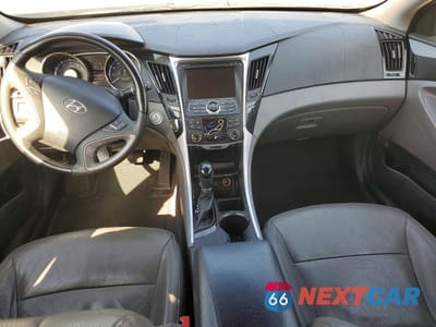 Zdjęcie 8 z 12 samochodu: 2013 HYUNDAI SONATA LIMITED VIN:5NPEC4AC8DH601940 - miniatura