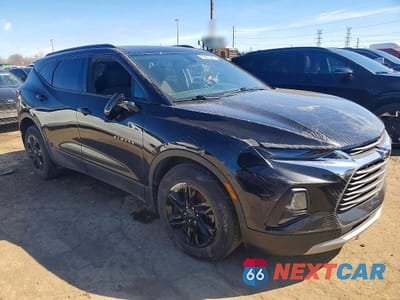 Czwarte zdjęcie samochodu z boku: 2020 CHEVROLET BLAZER 2LT VIN:3GNKBHRS2LS539388 - miniatura