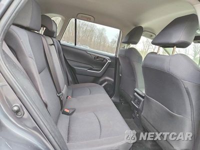 Zdjęcie 18 z 23 samochodu: 2023 TOYOTA RAV4 HYBRID LE VIN:JTMMWRFV4PD187799 - miniatura