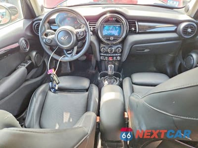 Zdjęcie 8 z 13 samochodu: 2021 MINI COOPER S VIN:WMWXU9C01M2N39995 - miniatura