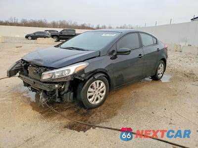 2018 KIA FORTE LX 3KPFK4A7XJE283975 - główne zdjęcie licytacji z USA - miniatura