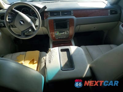 Zdjęcie 8 z 12 samochodu: 2008 CHEVROLET SUBURBAN C1500 LS VIN:3GNFC16Y38G203970 - miniatura