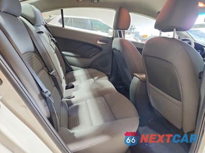 Zdjęcie 10 z 11 samochodu: 2017 KIA FORTE LX VIN:3KPFL4A74HE039942 - miniatura