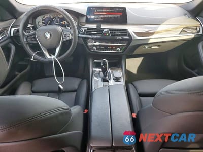 Zdjęcie 8 z 11 samochodu: 2019 BMW 530E VIN:WBAJA9C52KB391931 - miniatura