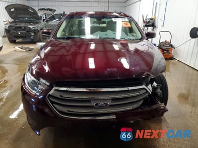 Piąte zdjęcie samochodu w środku: 2019 FORD TAURUS SEL VIN:1FAHP2H87KG100715 - miniatura