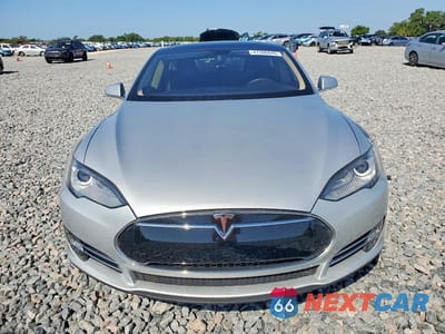 Piąte zdjęcie samochodu w środku: 2013 TESLA MODEL S VIN:5YJSA1DP7DFP13116 - miniatura