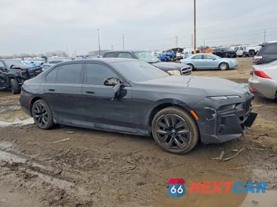 Czwarte zdjęcie samochodu z boku: 2023 BMW I7 XDRIVE60 VIN:WBY53EJ01PCN60173 - miniatura