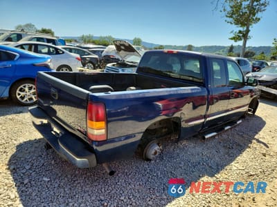 Trzecie zdjęcie samochodu z tyłu: 2000 GMC NEW SIERRA C1500 VIN:1GTEC19T7YZ159296 - miniatura