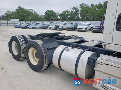 Zdjęcie 6 z 10 samochodu: 2019 INTERNATIONAL LT625 SEMI TRUCK VIN:3HCDZTZR2KL723142 - miniatura
