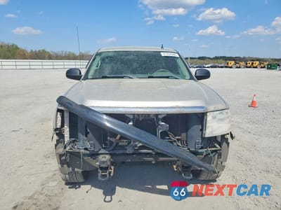Piąte zdjęcie samochodu w środku: 2007 GMC NEW SIERRA C1500 VIN:2GTEC13C371634880 - miniatura
