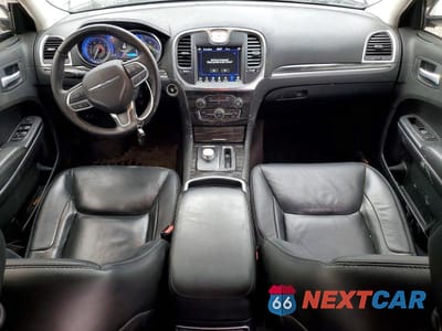 Zdjęcie 8 z 12 samochodu: 2018 CHRYSLER 300 TOURING VIN:2C3CCAAG6JH146121 - miniatura