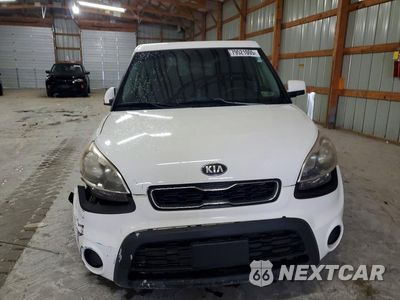 Piąte zdjęcie samochodu w środku: 2013 KIA SOUL BASE VIN:KNDJT2A52D7549360 - miniatura