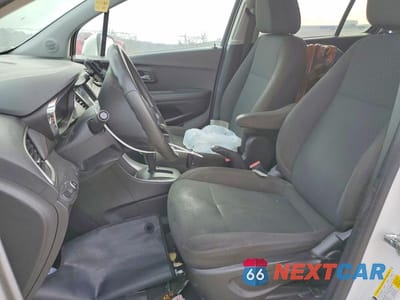 Zdjęcie 7 z 12 samochodu: 2021 CHEVROLET TRAX LS VIN:KL7CJNSB9MB351051 - miniatura