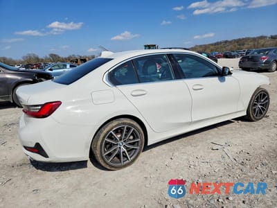 Trzecie zdjęcie samochodu z tyłu: 2021 BMW 3ER 330XE VIN:3MW5P9J03M8B73282 - miniatura