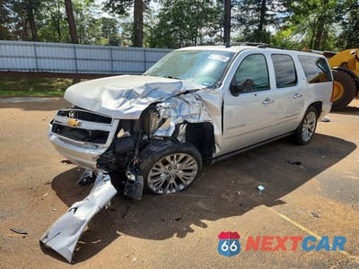 2014 CHEVROLET SUBURBAN C1500 LTZ 1GNSCKE00ER212573 - główne zdjęcie licytacji z USA - miniatura