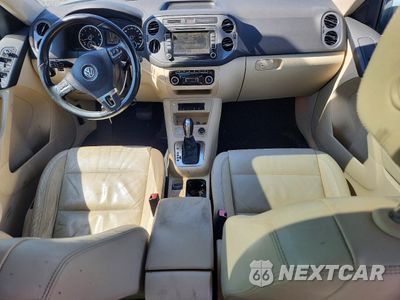 Zdjęcie 8 z 13 samochodu: 2012 VOLKSWAGEN TIGUAN S VIN:WVGAV7AX1CW535104 - miniatura