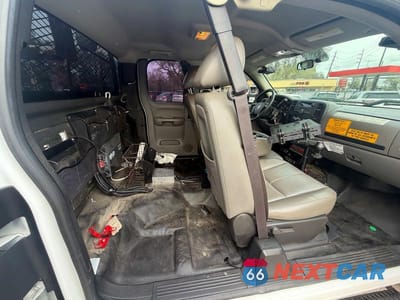 Zdjęcie 6 z 10 samochodu: 2013 CHEVROLET SILVERADO C3500 VIN:1GB5CZEG3DZ248983 - miniatura