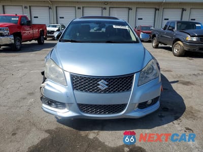 Piąte zdjęcie samochodu w środku: 2012 SUZUKI KIZASHI SPORT SLS VIN:JS2RF9A89C6100975 - miniatura