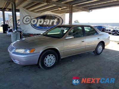 1998 TOYOTA CAMRY JT2BG28KXW0183446 - główne zdjęcie licytacji z USA - miniatura