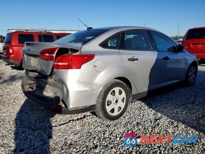 Trzecie zdjęcie samochodu z tyłu: 2018 FORD FOCUS S VIN:1FADP3E21JL220441 - miniatura