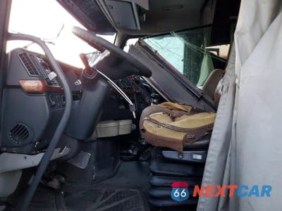 Piąte zdjęcie samochodu w środku: 2007 VOLVO VN VNL VIN:4V4NC9GH57N459409 - miniatura