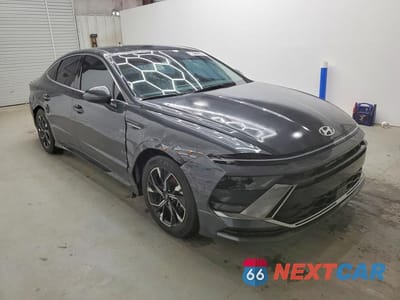 Czwarte zdjęcie samochodu z boku: 2025 HYUNDAI SONATA SEL VIN:KMHL64JA1SA485784 - miniatura