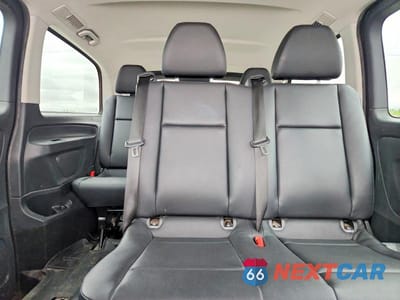 Zdjęcie 10 z 13 samochodu: 2016 MERCEDES-BENZ METRIS VIN:WD4PG2EE4G3086454 - miniatura