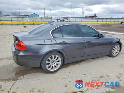 Trzecie zdjęcie samochodu z tyłu: 2006 BMW 330 I VIN:WBAVB335X6KR74782 - miniatura
