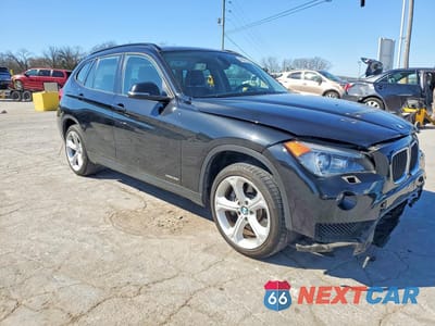 Czwarte zdjęcie samochodu z boku: 2015 BMW X1 XDRIVE35I VIN:WBAVM5C56FVV95203 - miniatura