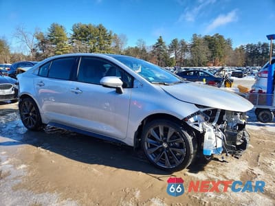 Czwarte zdjęcie samochodu z boku: 2024 TOYOTA COROLLA XSE VIN:5YFT4MCE4RP190579 - miniatura
