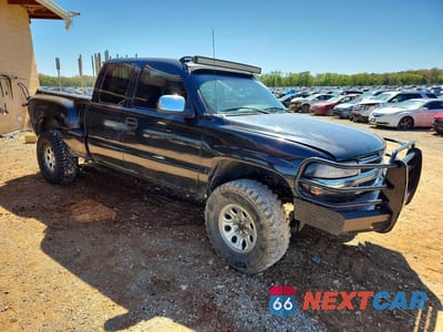 Czwarte zdjęcie samochodu z boku: 2000 CHEVROLET SILVERADO C1500 VIN:2GCEC19T0Y1376827 - miniatura