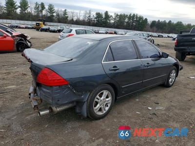 Trzecie zdjęcie samochodu z tyłu: 2006 HONDA ACCORD SE VIN:1HGCM56356A168205 - miniatura