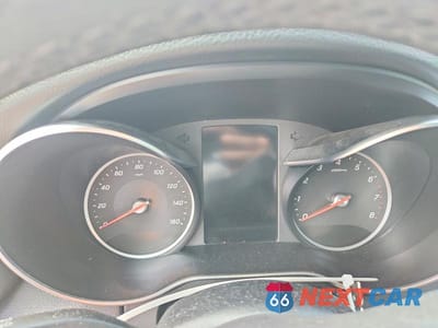 Zdjęcie 9 z 12 samochodu: 2019 MERCEDES-BENZ C 300 4MATIC VIN:55SWF8EB0KU286761 - miniatura
