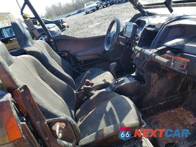 Piąte zdjęcie samochodu w środku: 2024 KAWASAKI KRT1000 A VIN:JKARTCA10RB502364 - miniatura