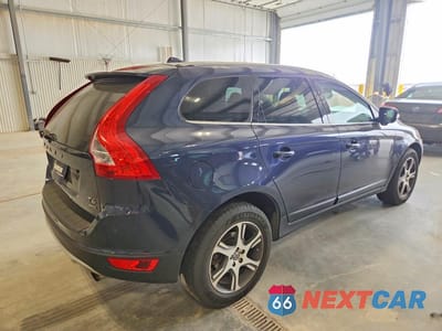 Trzecie zdjęcie samochodu z tyłu: 2013 VOLVO XC60 T6 VIN:YV4902DZ0D2442537 - miniatura