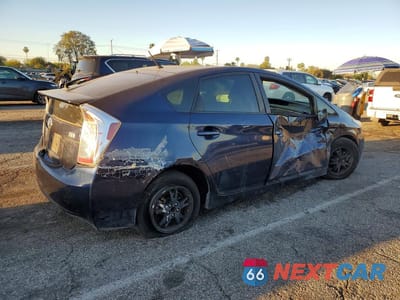 Trzecie zdjęcie samochodu z tyłu: 2015 TOYOTA PRIUS TWO VIN:JTDKN3DU1F0458454 - miniatura