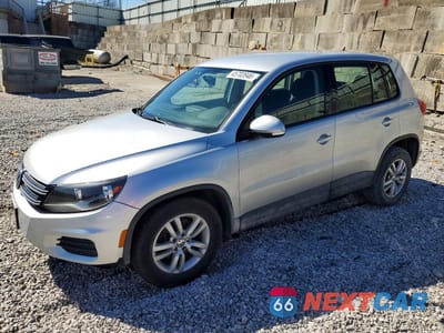 2013 VOLKSWAGEN TIGUAN S WVGAV7AX8DW541676 - główne zdjęcie licytacji z USA - miniatura