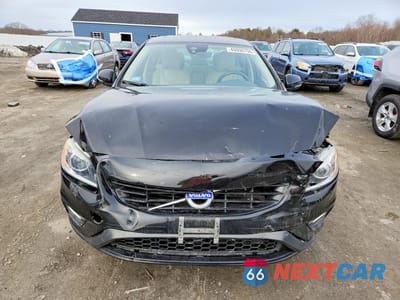 Piąte zdjęcie samochodu w środku: 2017 VOLVO S60 VIN:YV126MFL4H2434092 - miniatura
