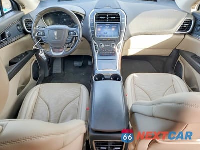 Zdjęcie 8 z 12 samochodu: 2020 LINCOLN NAUTILUS RESERVE VIN:2LMPJ8K91LBL34059 - miniatura