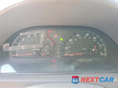 Zdjęcie 9 z 11 samochodu: 2003 TOYOTA CAMRY LE VIN:4T1BE32K43U661890 - miniatura