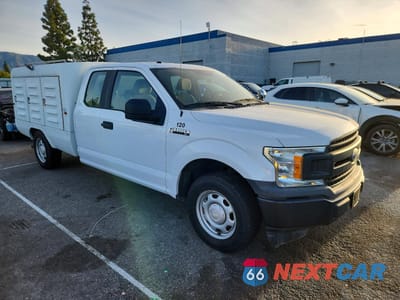 Czwarte zdjęcie samochodu z boku: 2018 FORD F150 SUPER CAB VIN:1FTFX1CG2JKE51523 - miniatura