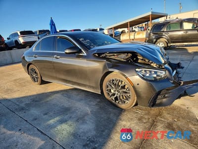 Czwarte zdjęcie samochodu z boku: 2021 MERCEDES-BENZ E 350 VIN:W1KZF8DB0MA905652 - miniatura