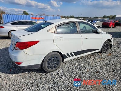Trzecie zdjęcie samochodu z tyłu: 2015 HYUNDAI ACCENT GLS VIN:KMHCT4AEXFU846865 - miniatura