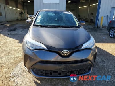Piąte zdjęcie samochodu w środku: 2021 TOYOTA C-HR XLE VIN:NMTKHMBX4MR131484 - miniatura