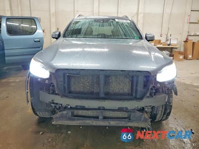 Piąte zdjęcie samochodu w środku: 2018 VOLVO XC90 T6 VIN:YV4A22PK4J1202222 - miniatura
