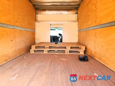 Zdjęcie 10 z 12 samochodu: 2021 FORD E450 BOX TRUCK VIN:1FDXE4FN4MDC28894 - miniatura