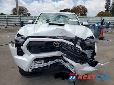 Piąte zdjęcie samochodu w środku: 2025 TOYOTA TACOMA TRD SPORT VIN:3TYKB5FN7ST025369 - miniatura