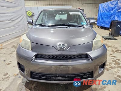 Piąte zdjęcie samochodu w środku: 2010 SCION XD VIN:JTKKU4B46AJ051690 - miniatura