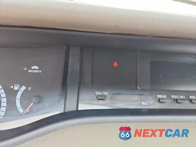 Zdjęcie 9 z 12 samochodu: 2000 TOYOTA AVALON XLS VIN:4T1BF28B9YU108156 - miniatura